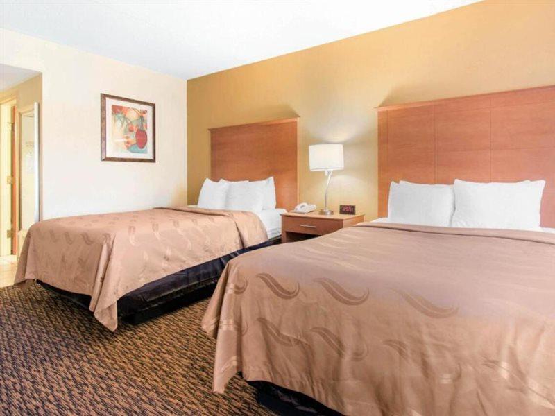 Clarion Hotel & Suites University-שיפנסבורג מראה חיצוני תמונה
