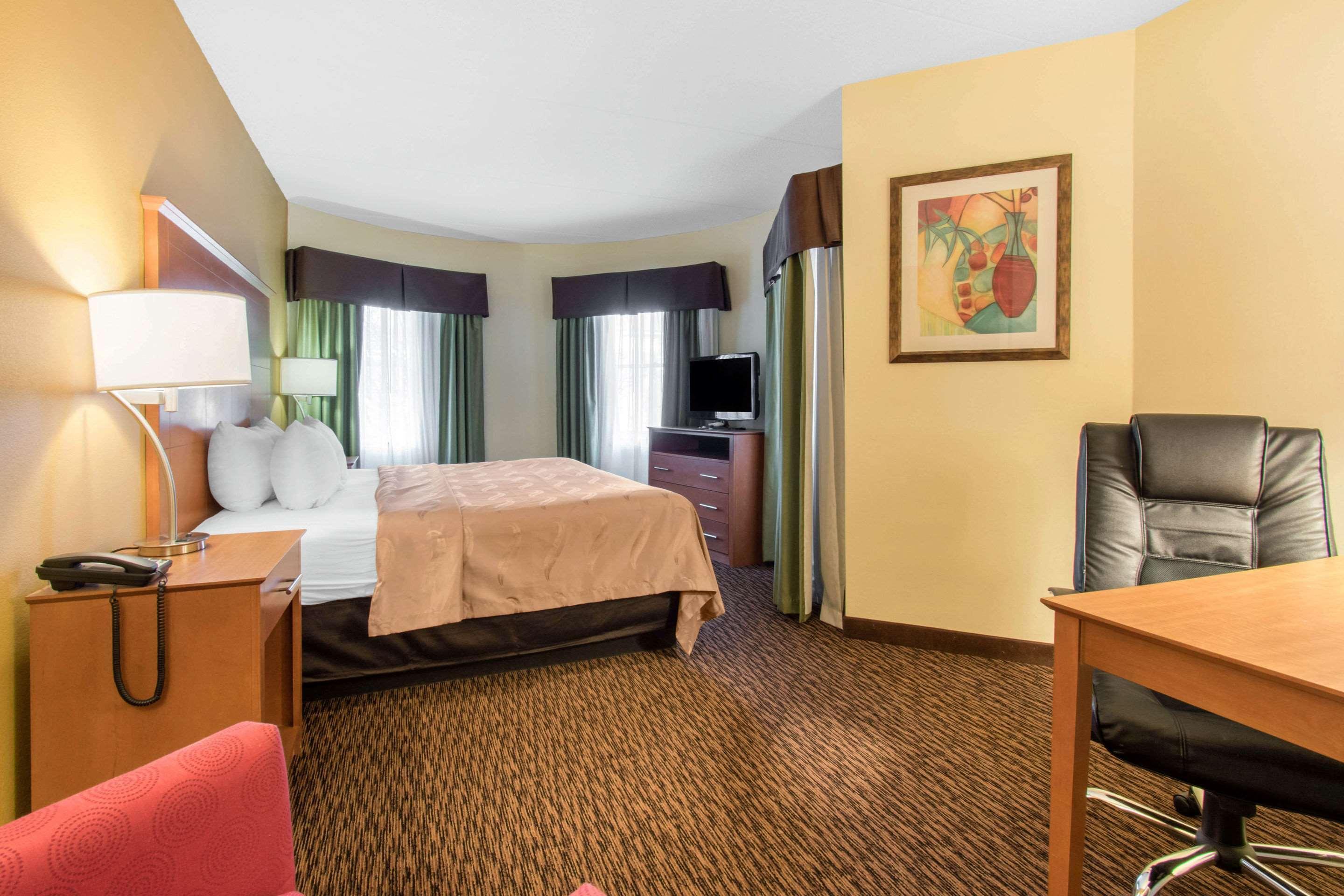 Clarion Hotel & Suites University-שיפנסבורג מראה חיצוני תמונה