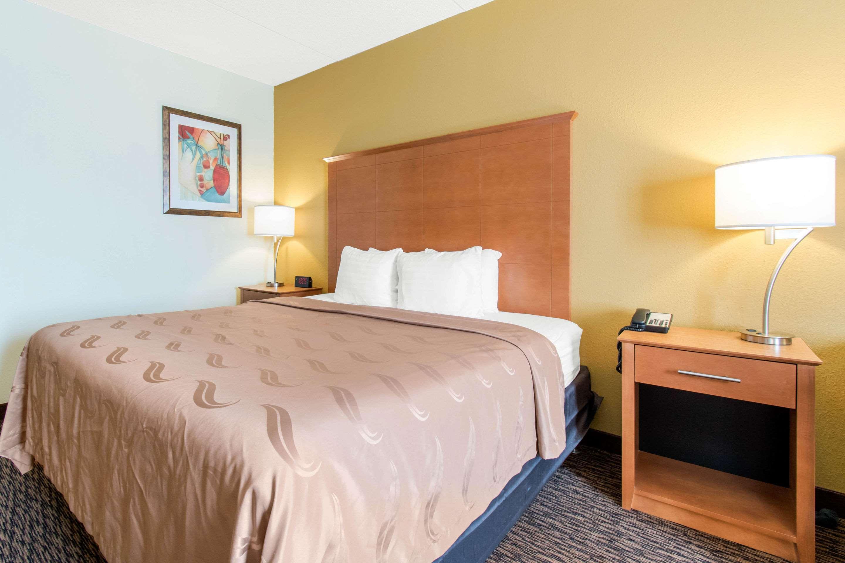 Clarion Hotel & Suites University-שיפנסבורג מראה חיצוני תמונה
