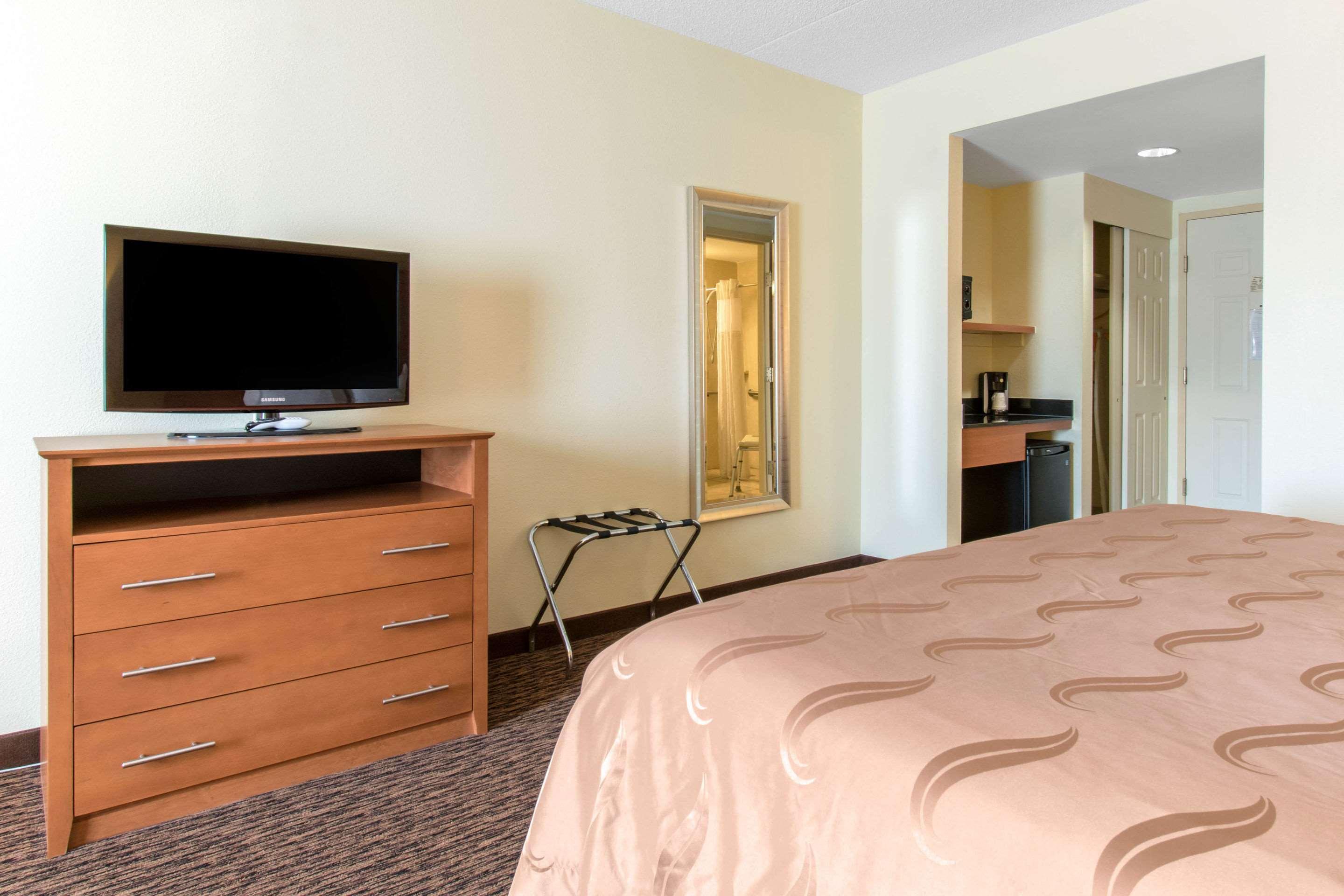 Clarion Hotel & Suites University-שיפנסבורג מראה חיצוני תמונה