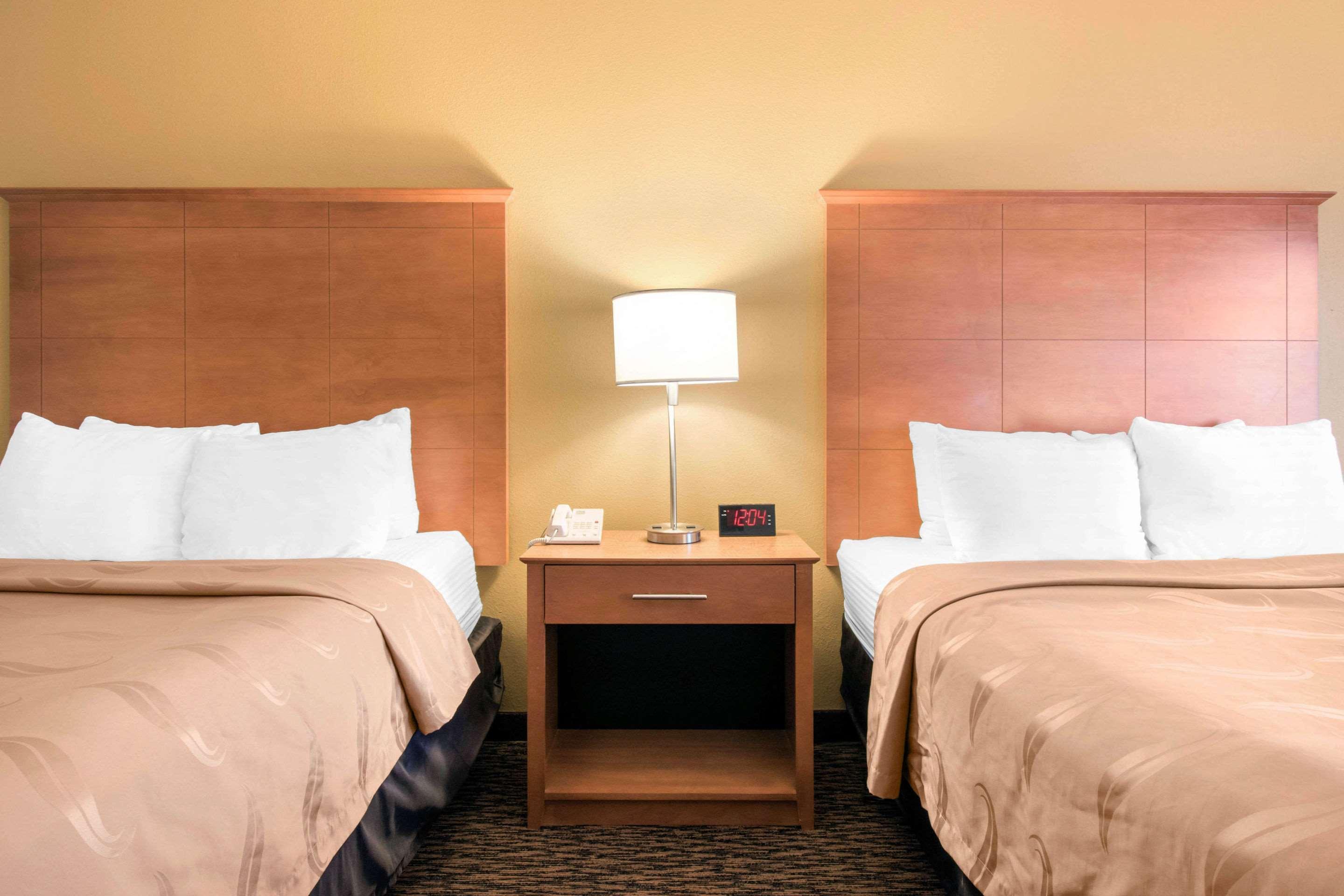 Clarion Hotel & Suites University-שיפנסבורג מראה חיצוני תמונה