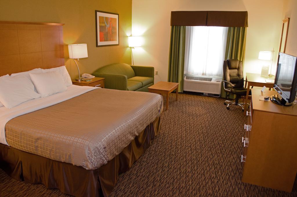 Clarion Hotel & Suites University-שיפנסבורג מראה חיצוני תמונה