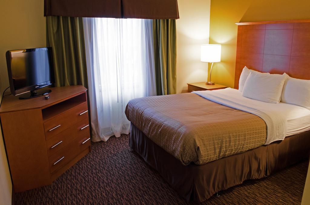 Clarion Hotel & Suites University-שיפנסבורג מראה חיצוני תמונה