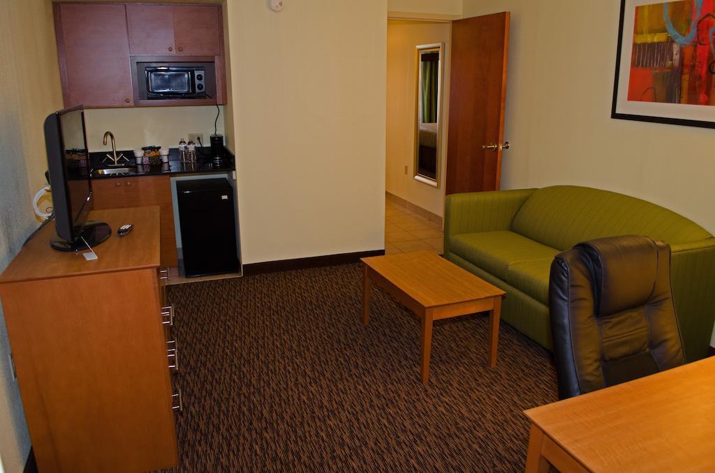 Clarion Hotel & Suites University-שיפנסבורג מראה חיצוני תמונה