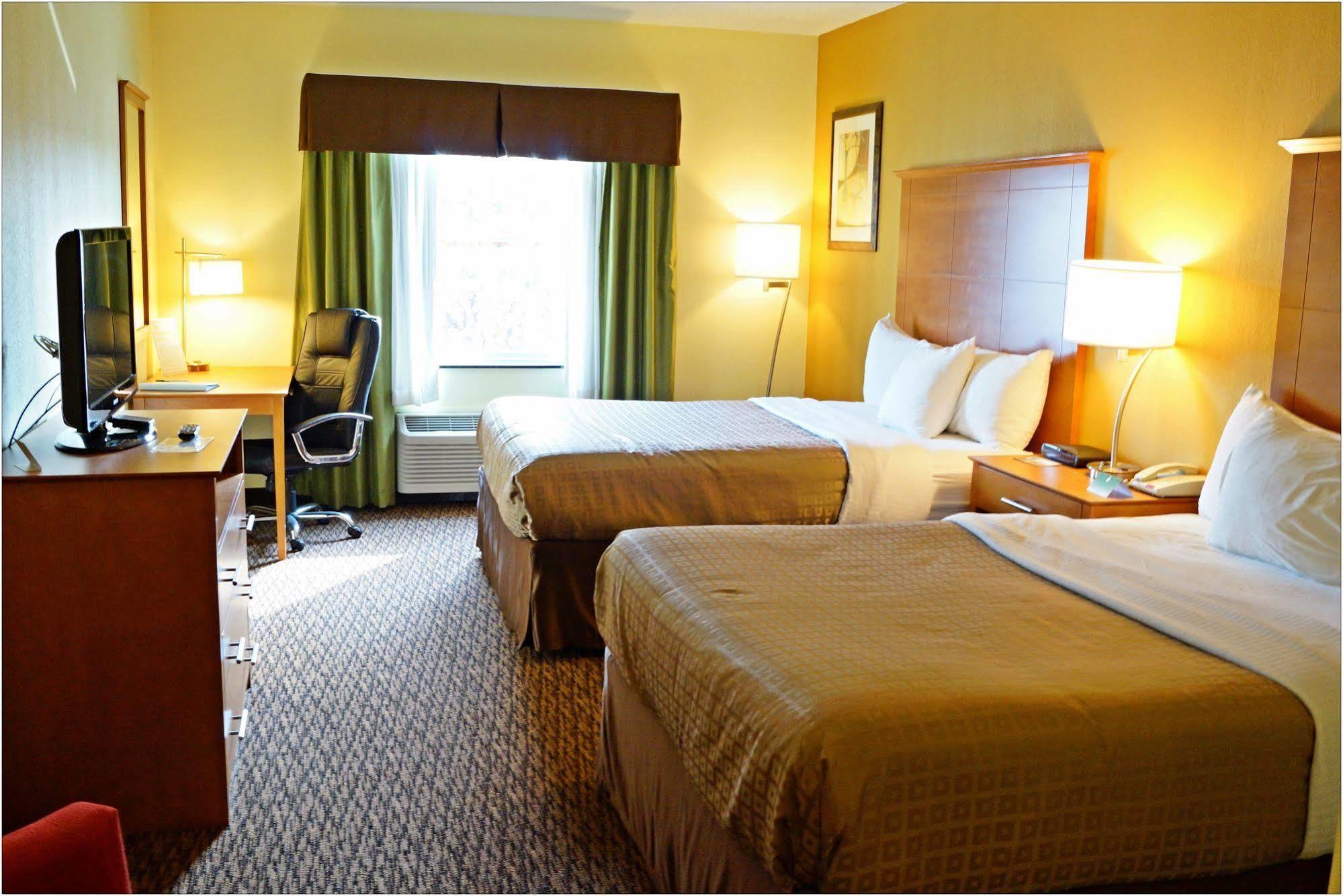 Clarion Hotel & Suites University-שיפנסבורג מראה חיצוני תמונה