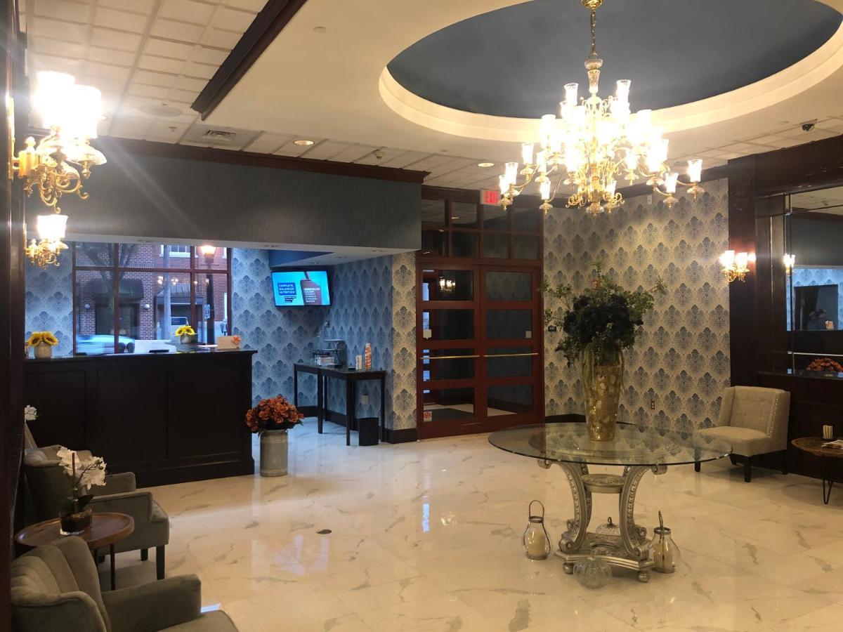 Clarion Hotel & Suites University-שיפנסבורג מראה חיצוני תמונה